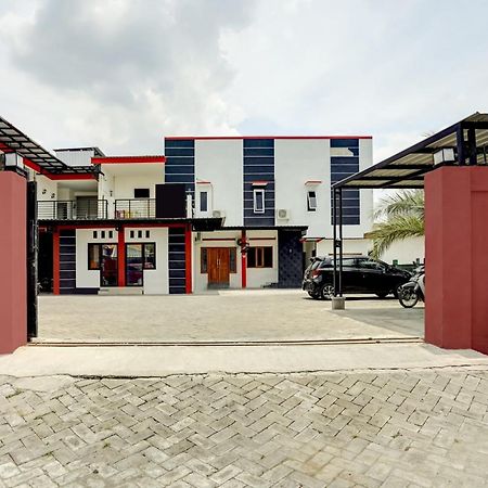 Super Oyo 3702 Homestay Bougenville Syariah 라몬간 외부 사진