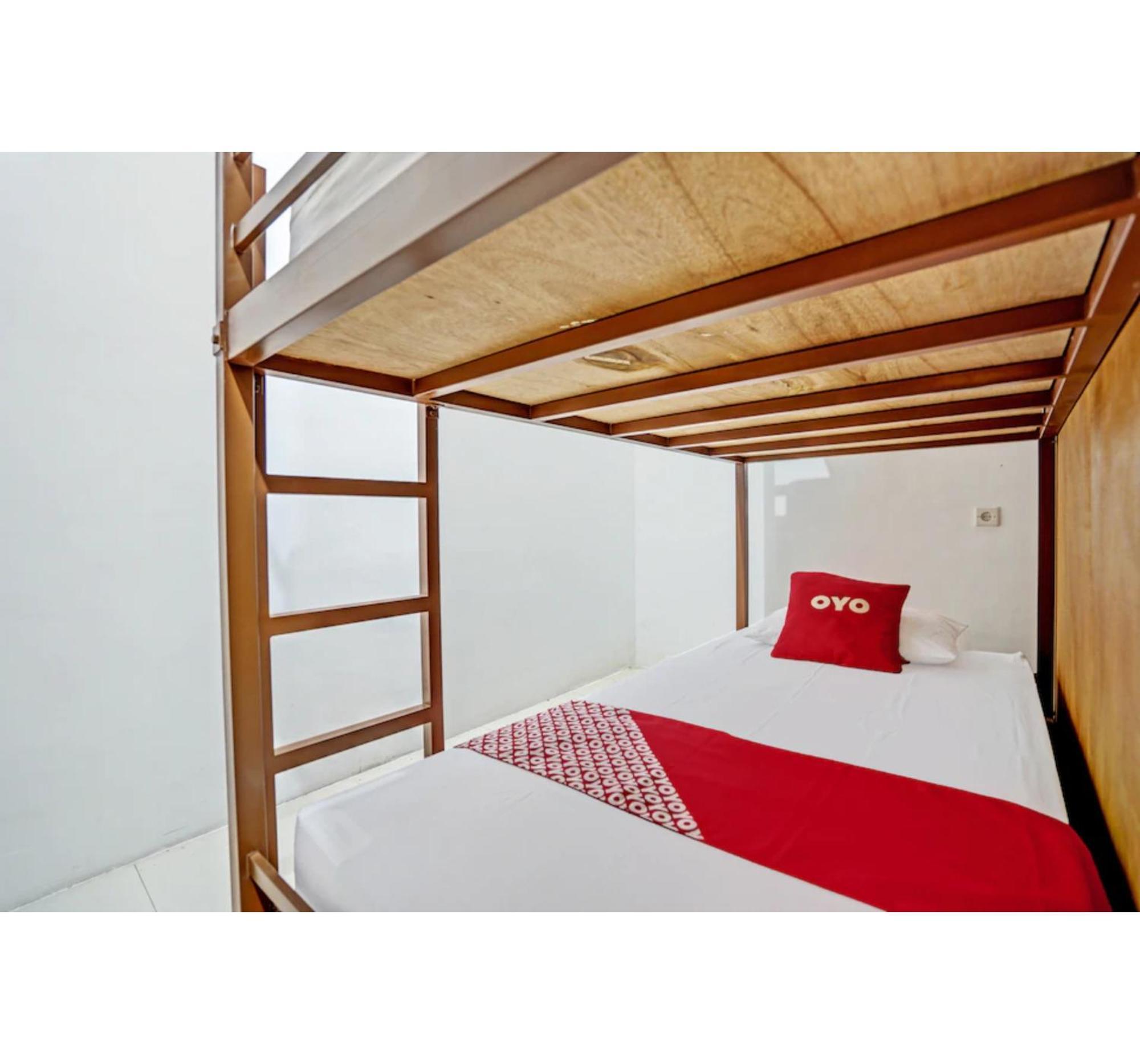 Super Oyo 3702 Homestay Bougenville Syariah 라몬간 외부 사진