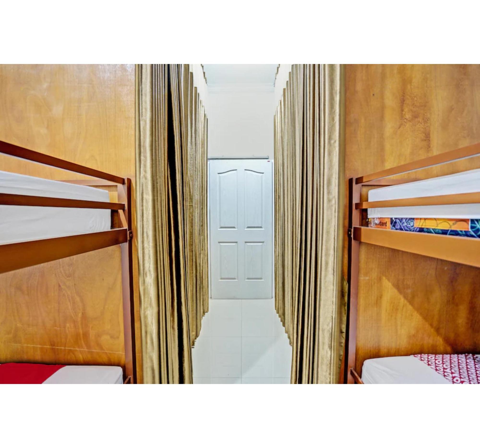 Super Oyo 3702 Homestay Bougenville Syariah 라몬간 외부 사진