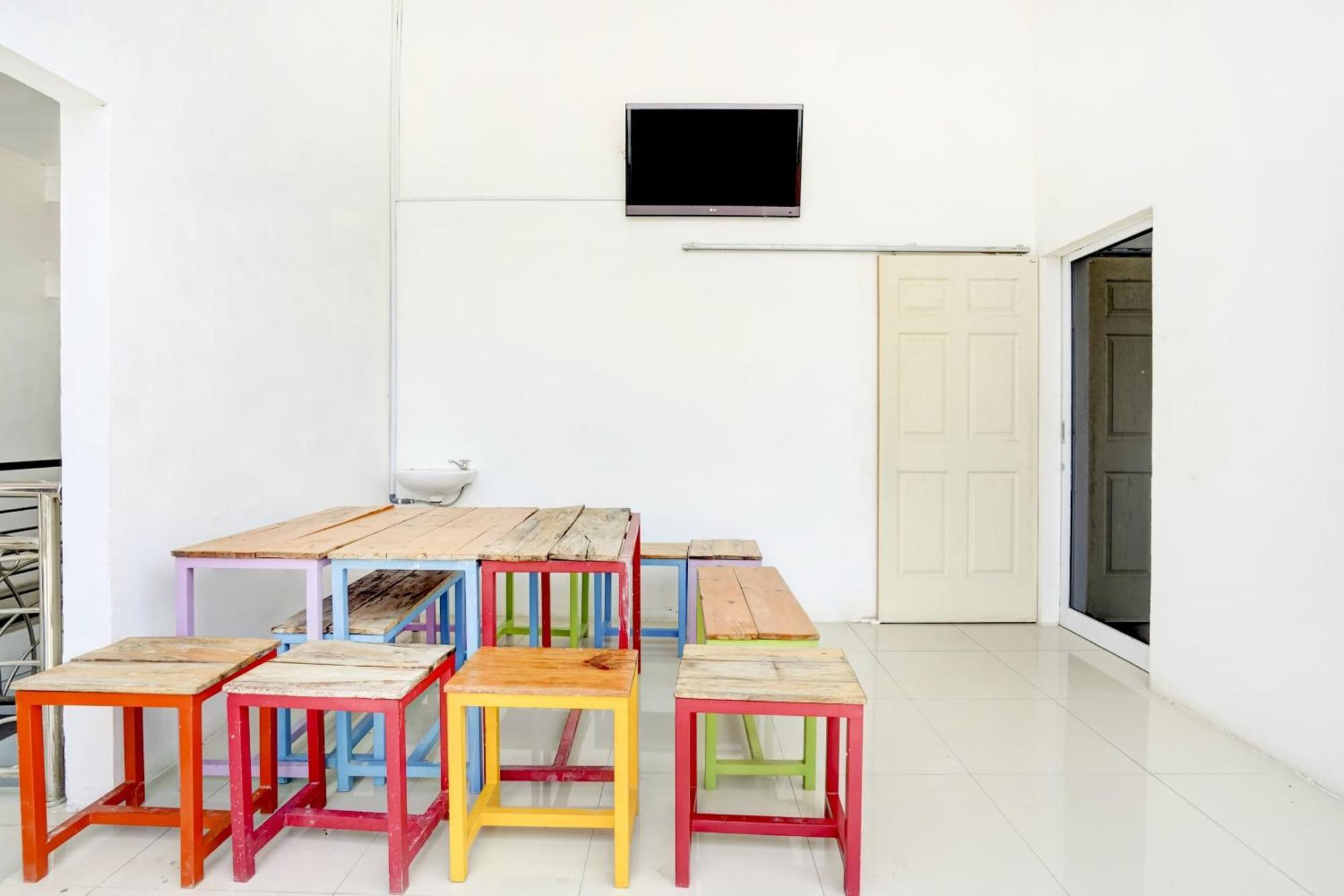 Super Oyo 3702 Homestay Bougenville Syariah 라몬간 외부 사진