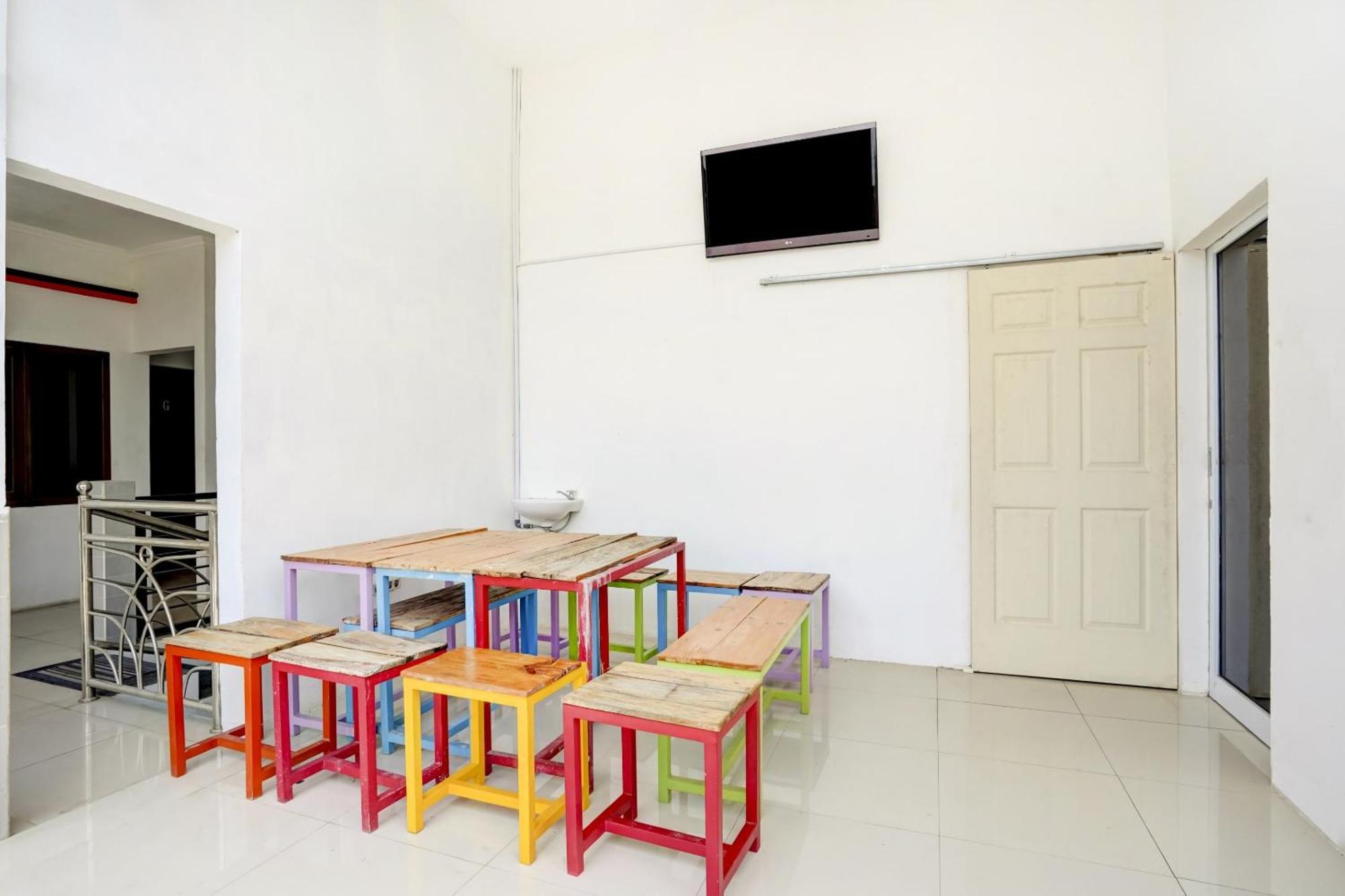 Super Oyo 3702 Homestay Bougenville Syariah 라몬간 외부 사진
