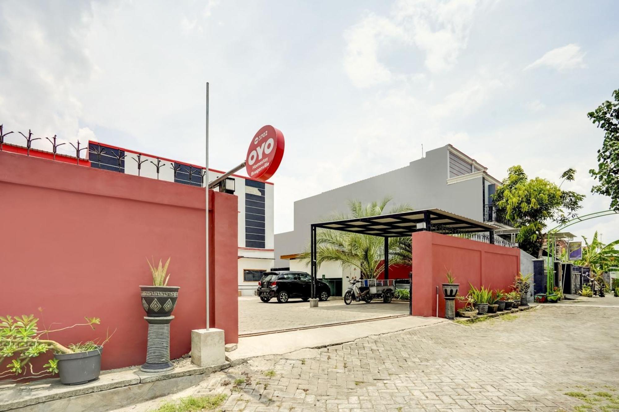 Super Oyo 3702 Homestay Bougenville Syariah 라몬간 외부 사진